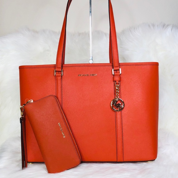 Michael Kors Handbags - Michael Kors Large Sady Tote Wallet Set